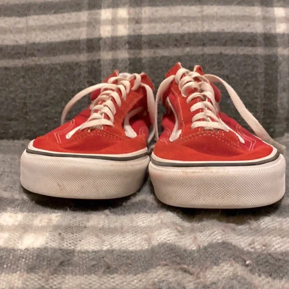 Red Vans Old Skool - Picture 2 of 5